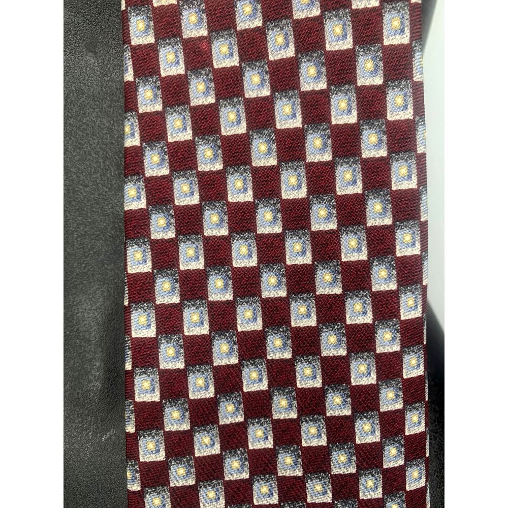 Club Room 100% Imported Silk Men's Tie Burgandy Gray
